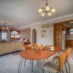 Daire Mavrias Complex *